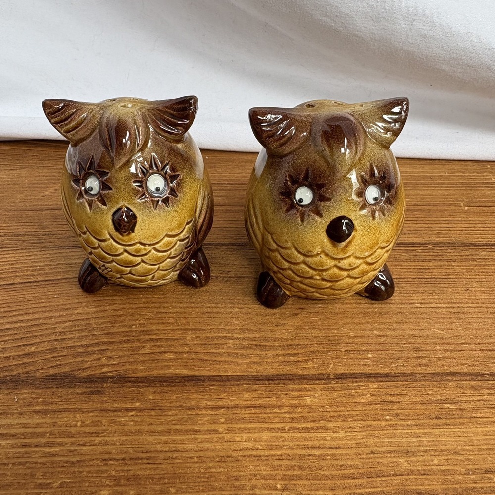 Vintage 1960's Googley Eyes Owl Salt And Pepper Shakers Ceramic